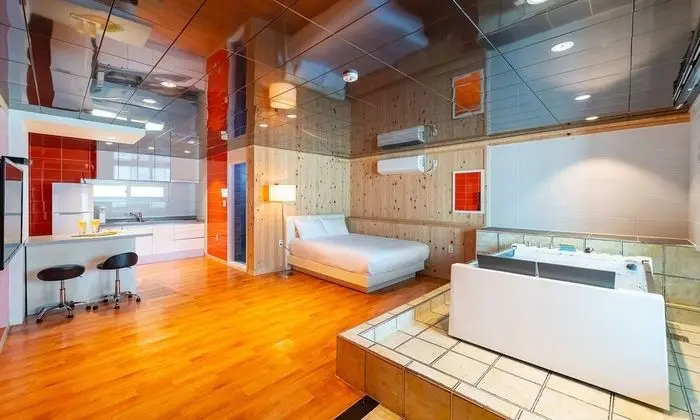 #303 (Ocean View Spa)