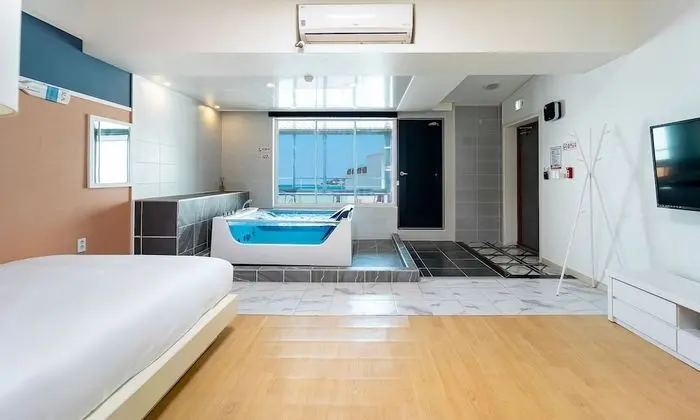 #403 (Ocean View Spa)