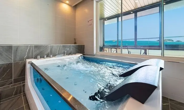 #403 (Ocean View Spa)