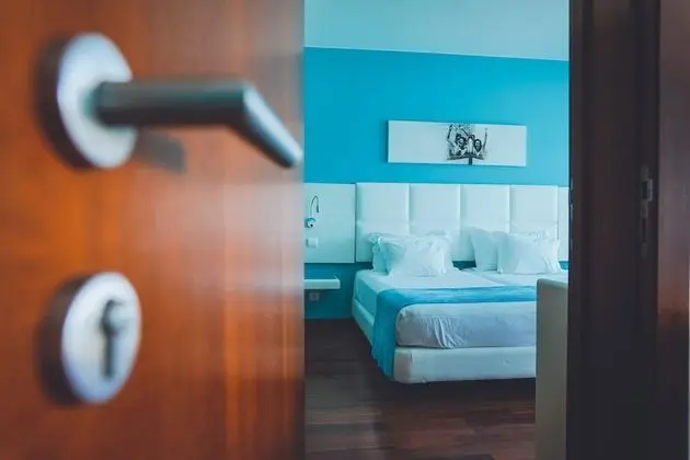 Aquashow Familiar 3+2 Design Room