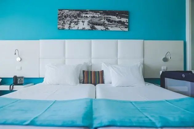 Aquashow Familiar 4+1 Signature Room