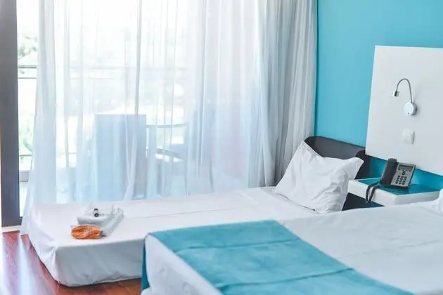 Aquashow Twin 1+2 Classic Room