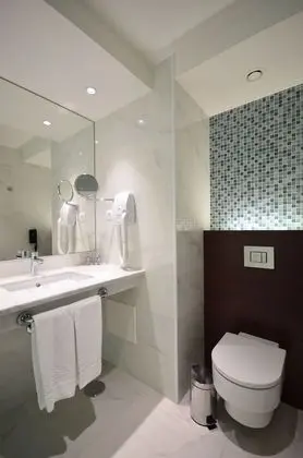 Aquashow Twin 1+2 Classic Room