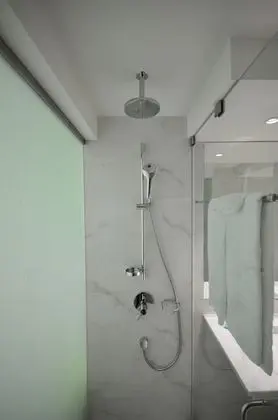 Aquashow Twin 1 Business Room