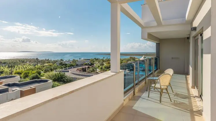 https://images.etstur.com/imgproxy/resize/2560x1440/files/images/hotelImages/etsrooms/441/Aquasis_Deluxe_Resort___Spa_20260112132509_1.jpg