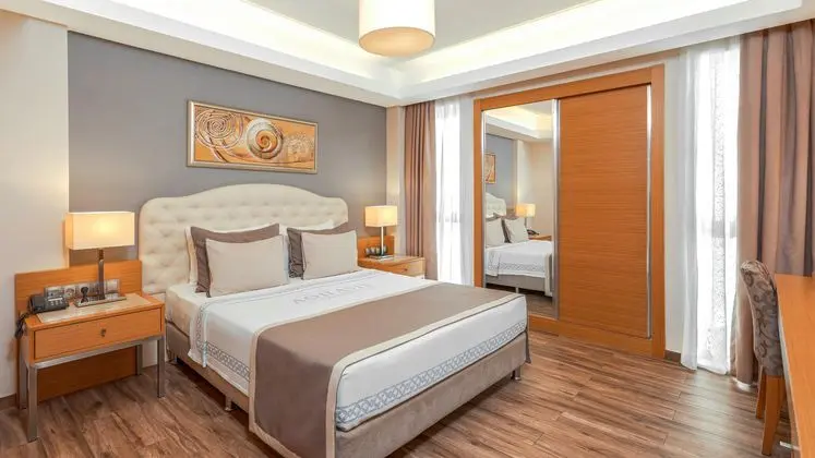 https://images.etstur.com/imgproxy/resize/2560x1440/files/images/hotelImages/etsrooms/441/Aquasis_Deluxe_Resort___Spa_20260112133108_1.jpg