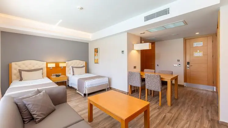 https://images.etstur.com/imgproxy/resize/2560x1440/files/images/hotelImages/etsrooms/441/Aquasis_Deluxe_Resort___Spa_20260112133108_2.jpg