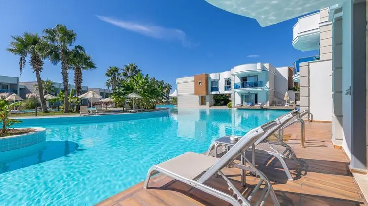 https://images.etstur.com/imgproxy/resize/2560x1440/files/images/hotelImages/etsrooms/441/Aquasis_Deluxe_Resort___Spa_20260112133109_4.jpg