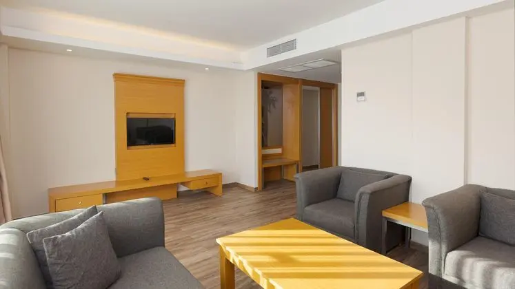 https://images.etstur.com/imgproxy/resize/2560x1440/files/images/hotelImages/etsrooms/441/Aquasis_Deluxe_Resort___Spa_20260112133655_0.jpg