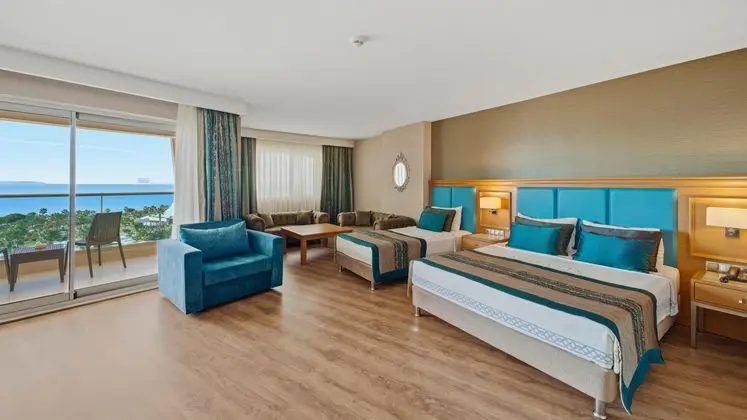 https://images.etstur.com/imgproxy/resize/2560x1440/files/images/hotelImages/etsrooms/441/Aquasis_Deluxe_Resort___Spa_20260112134252_0.jpg