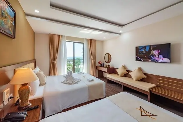 Deluxe Tek Büyük veya İki Ayrı Yataklı Oda, Balkon, Deniz Manzaralı