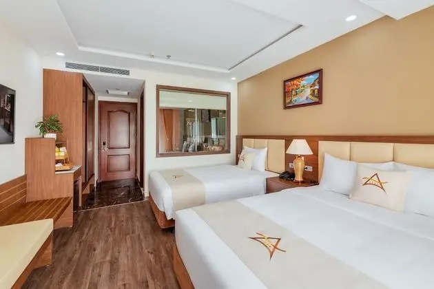 Deluxe Tek Büyük veya İki Ayrı Yataklı Oda, Balkon, Deniz Manzaralı