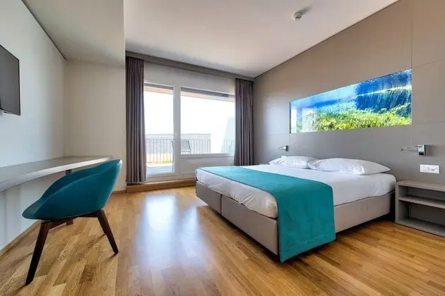 Sky Room L
