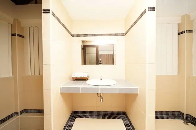 Deluxe King Room with Balcony