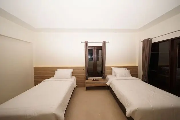 Deluxe Twin Room with Balcony