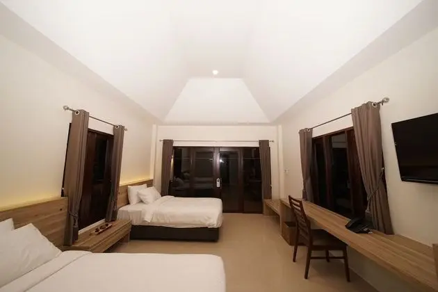 Deluxe Twin Room with Balcony