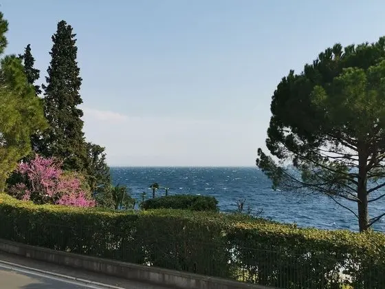Tek Büyük Yataklı Oda, Göl Manzaralı