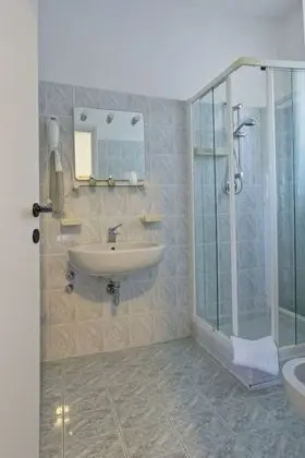 Tek Büyük Yataklı Oda, Göl Manzaralı