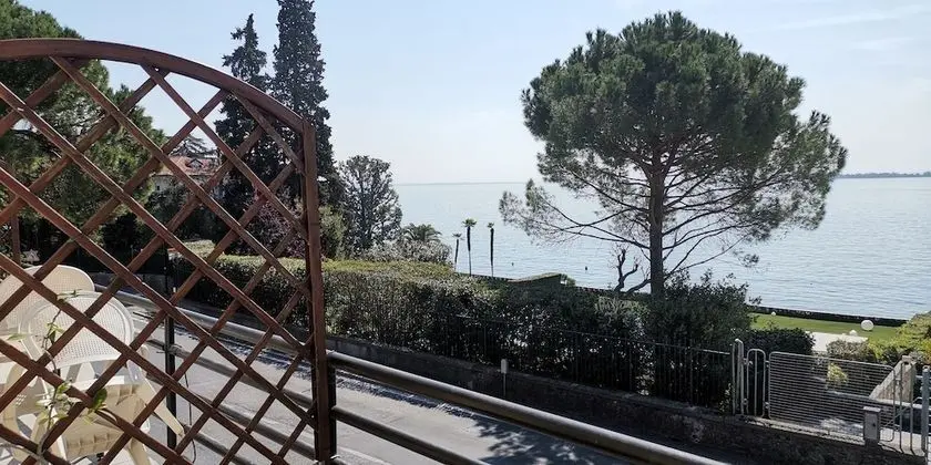 Tek Kişilik Oda, Göl Manzaralı