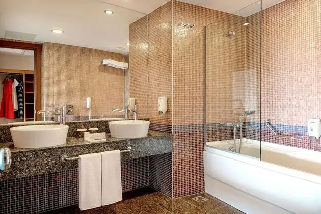 Hill Suite Sea View
