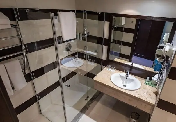 Tek Büyük veya İki Ayrı Yataklı Oda