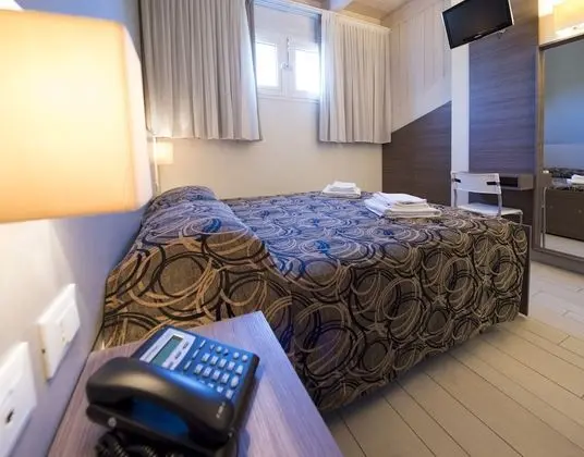 Comfort Tek Büyük Yataklı Oda