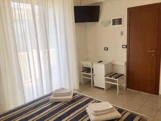 Standard Tek Büyük Yataklı Oda