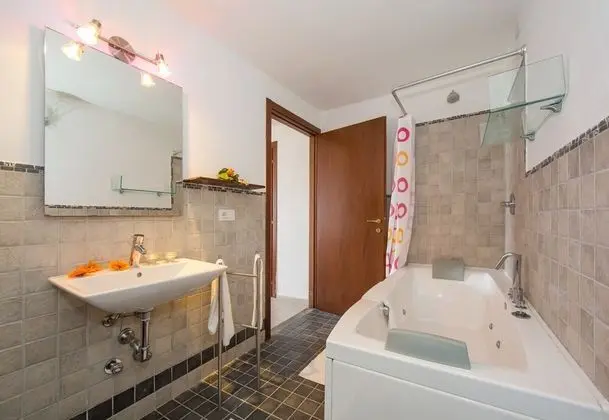 Family Sıra Ev, Birden Çok Yatak, Bahçeli (Villa Aquila)