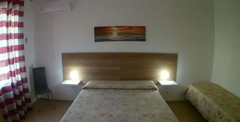 Üç Kişilik Oda, Bahçe Manzaralı