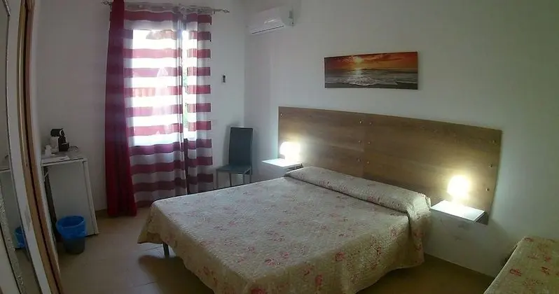 Üç Kişilik Oda, Bahçe Manzaralı