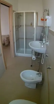 Üç Kişilik Oda, Bahçe Manzaralı