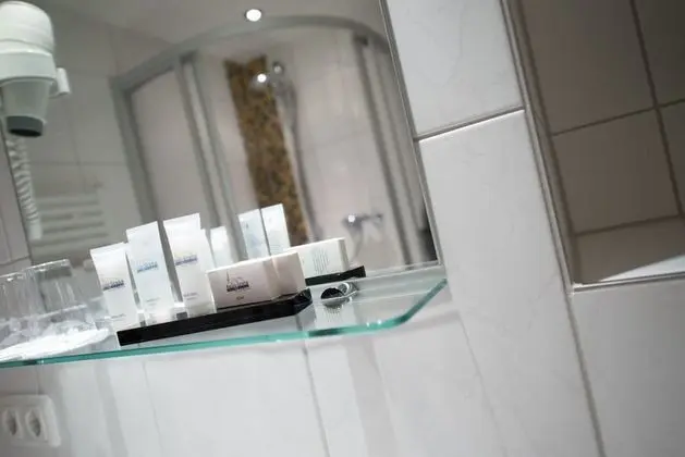 Business Tek Büyük Yataklı Oda