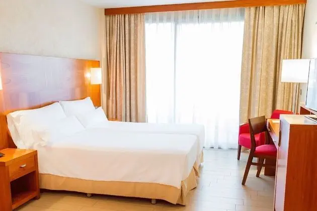 Büyük Yataklı Tek Kişilik Oda