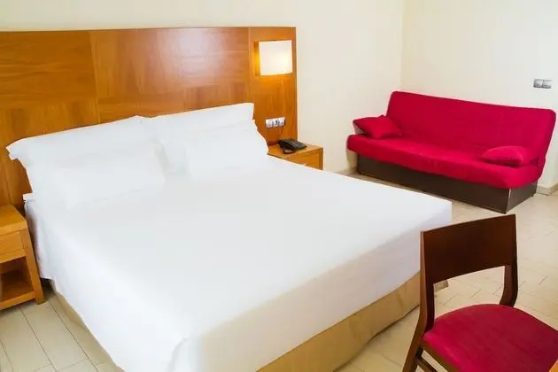 Büyük Yataklı Tek Kişilik Oda