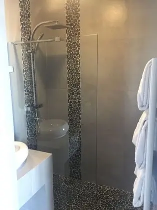 Üç Kişilik Oda, Balkon