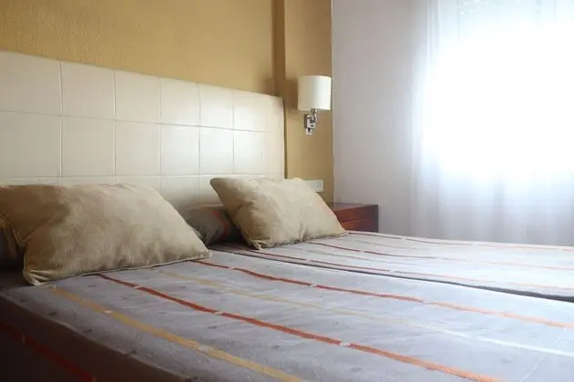 Büyük Yataklı Tek Kişilik Oda