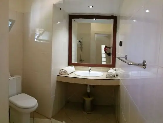Deluxe Tek Büyük Yataklı Oda, 1 En Büyük (King) Boy Yatak, Buzdolabı, Bahçe Manzaralı