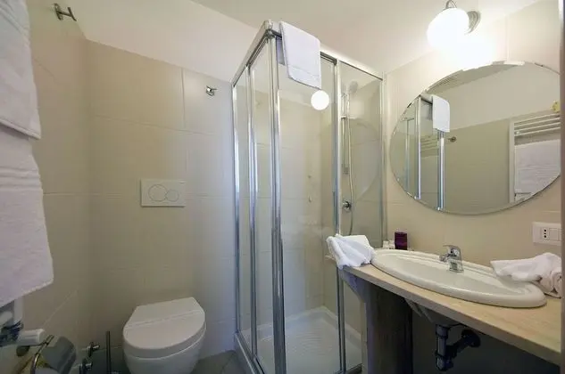 Comfort Tek Büyük Yataklı Oda, Özel Banyo, Şehir Manzaralı