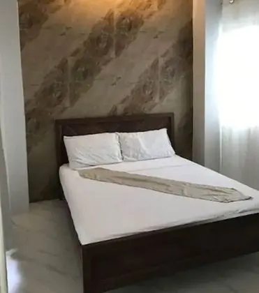 Villa (B)