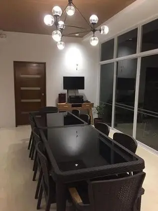 Villa (B)