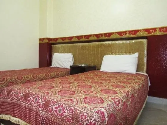 Tek Büyük Yataklı Oda, Ortak Banyo