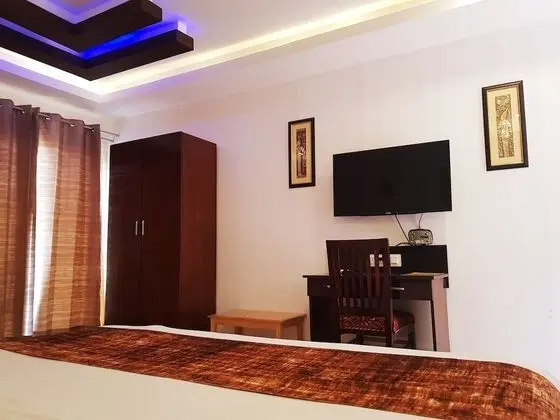 Deluxe Tek Büyük Yataklı Oda