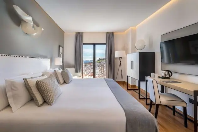 Deluxe Oda, Havuz Manzaralı