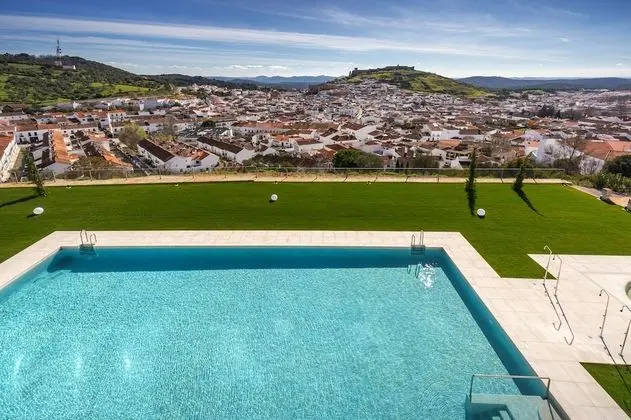 Deluxe Oda, Havuz Manzaralı