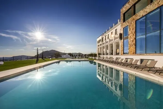 Deluxe Oda, Havuz Manzaralı