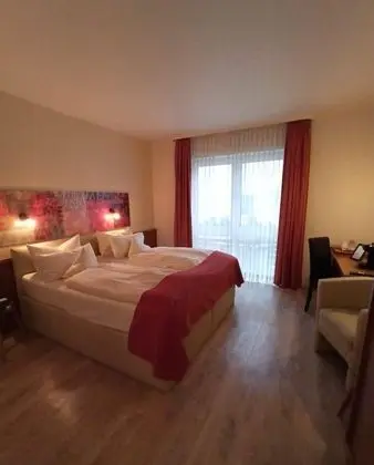 Tek Büyük Yataklı Oda, 1 Çift Kişilik Yatak