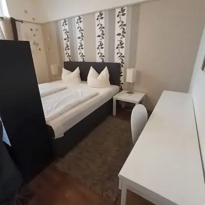 Tek Büyük Yataklı Oda, 1 Çift Kişilik Yatak