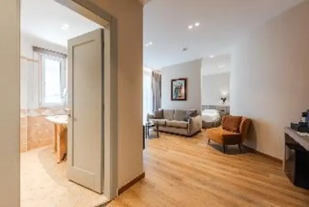 JUNIOR SUITE