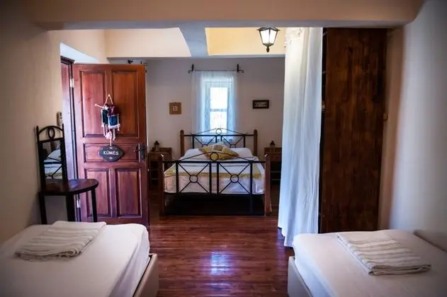 Taş Ev, Bahçe Manzaralı, Verandalı