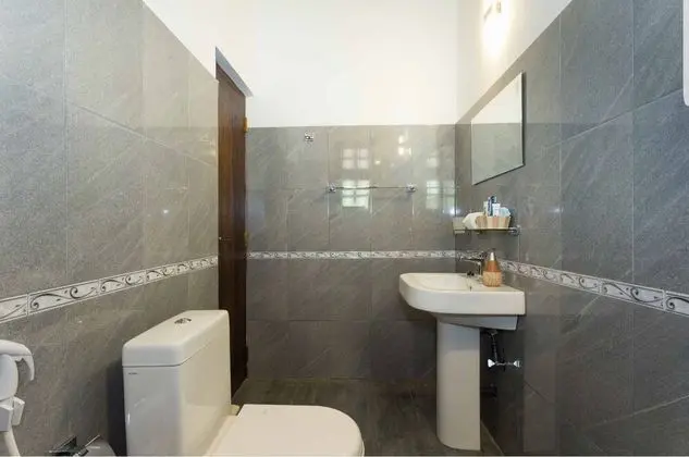 Deluxe Room with Shared Bathroom